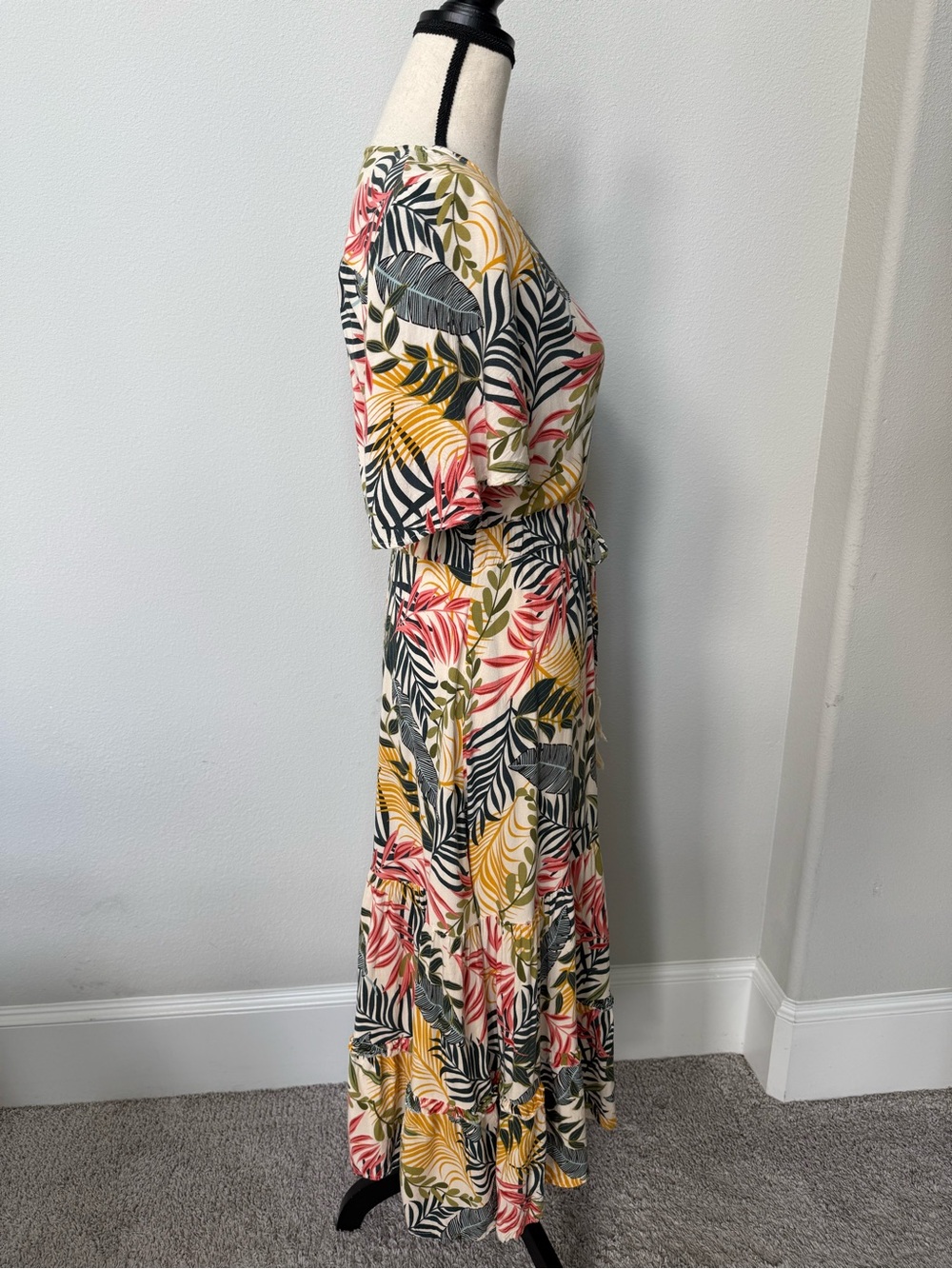 Sunday Mi Amor Tropical V-Neck Maxi Dress - Picture 7 of 13